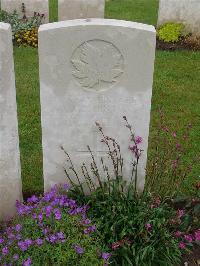 Etaples Military Cemetery - Hinton, David John Charles